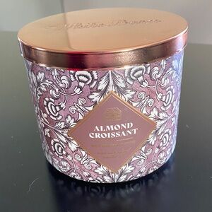 White Barn 3 Wick Almond Croissant Candle